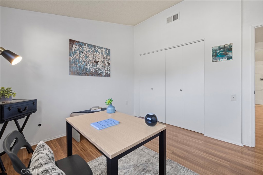 19116 Avenue Of The Oaks #B