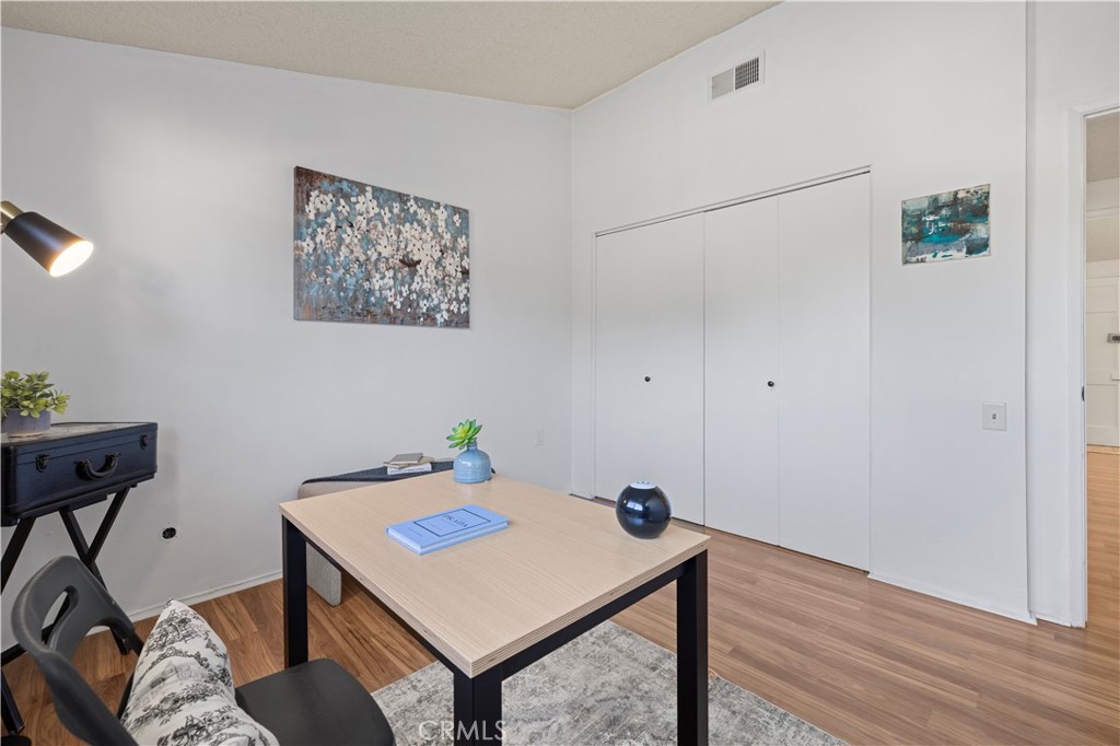 19116 Avenue Of The Oaks #B