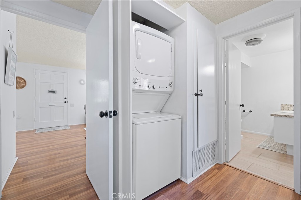 19116 Avenue Of The Oaks #B