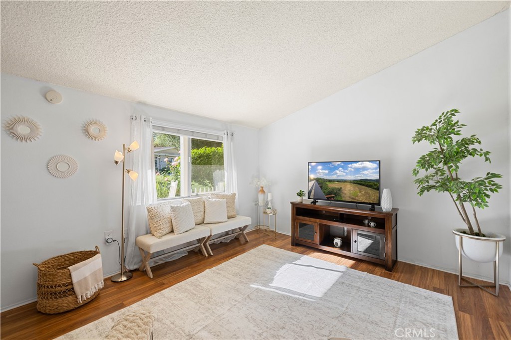 19116 Avenue Of The Oaks #B