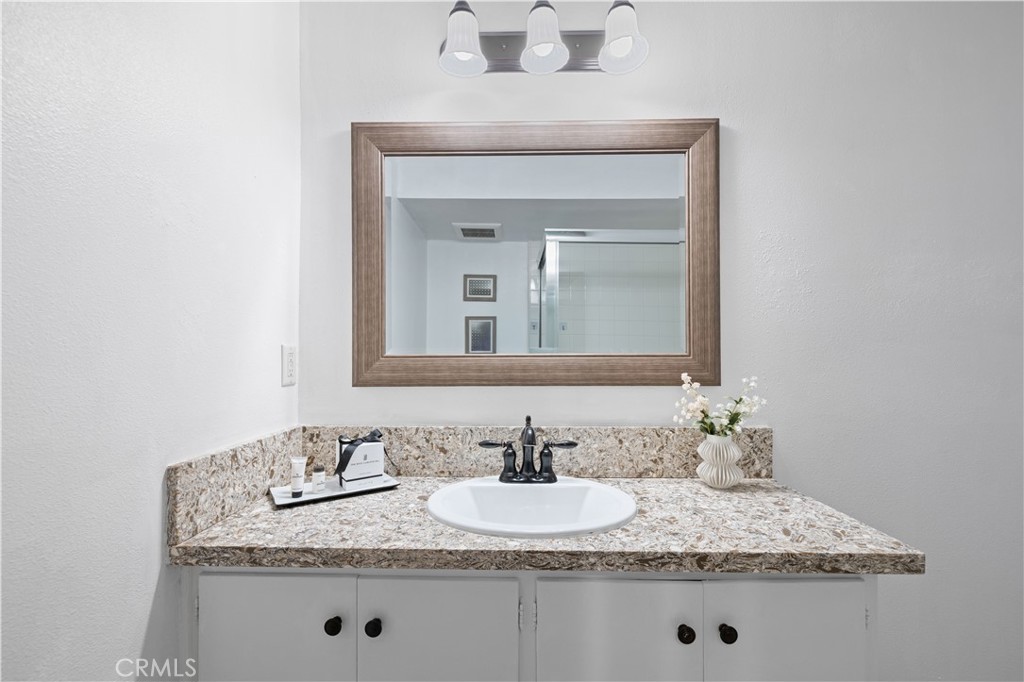 19116 Avenue Of The Oaks #B