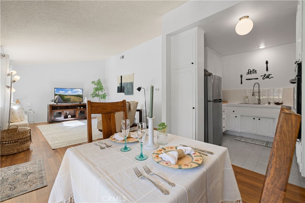 19116 Avenue Of The Oaks #B