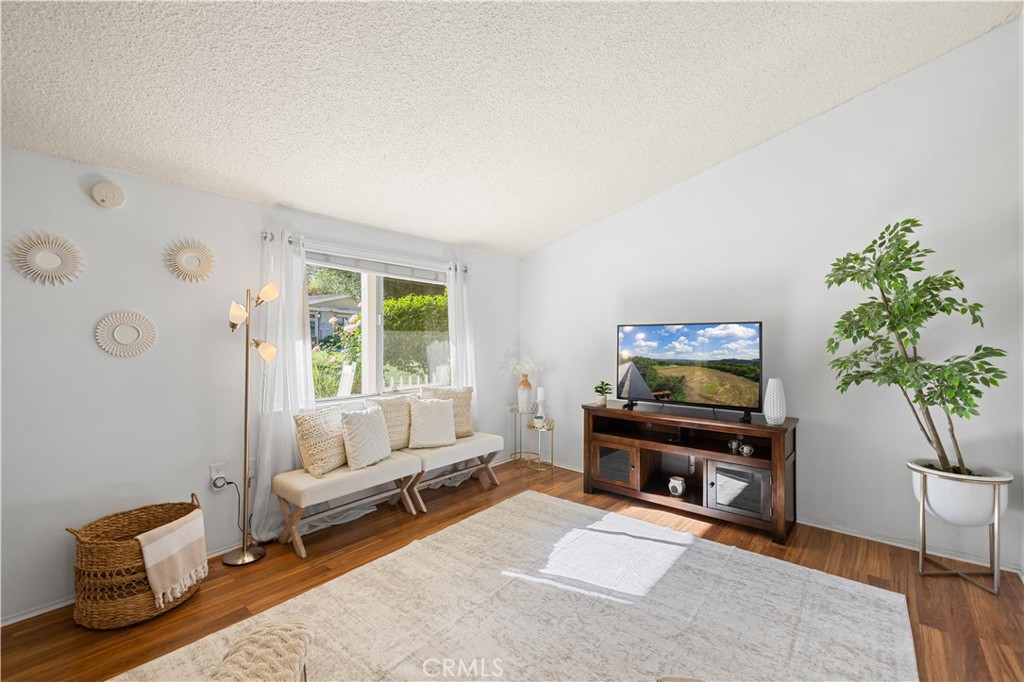 19116 Avenue Of The Oaks #B