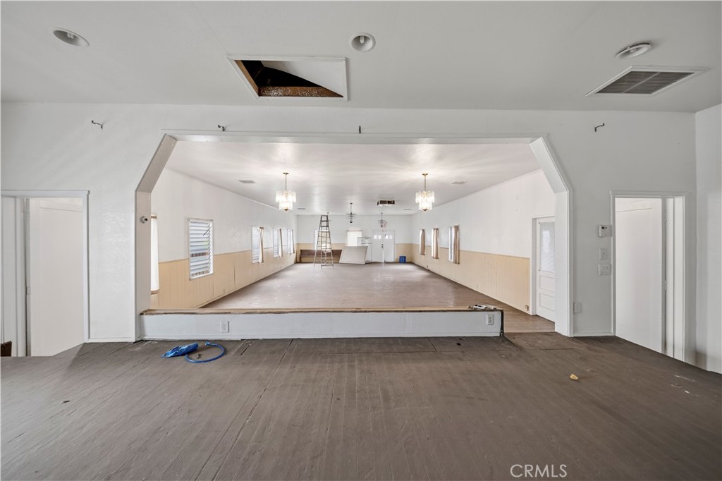 1101 W Florence Avenue
