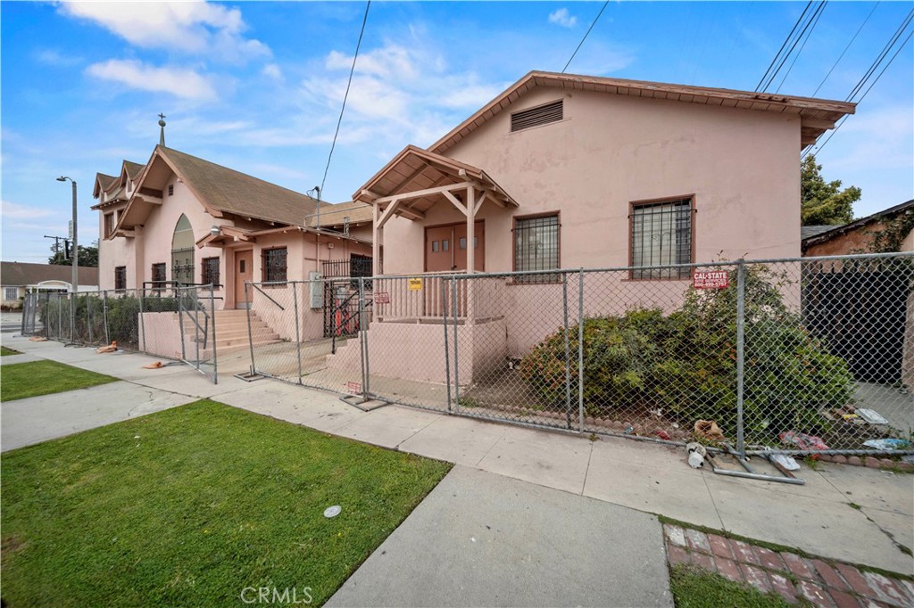 1101 W Florence Avenue