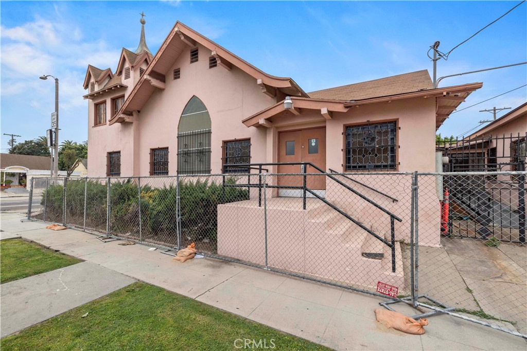 1101 W Florence Avenue