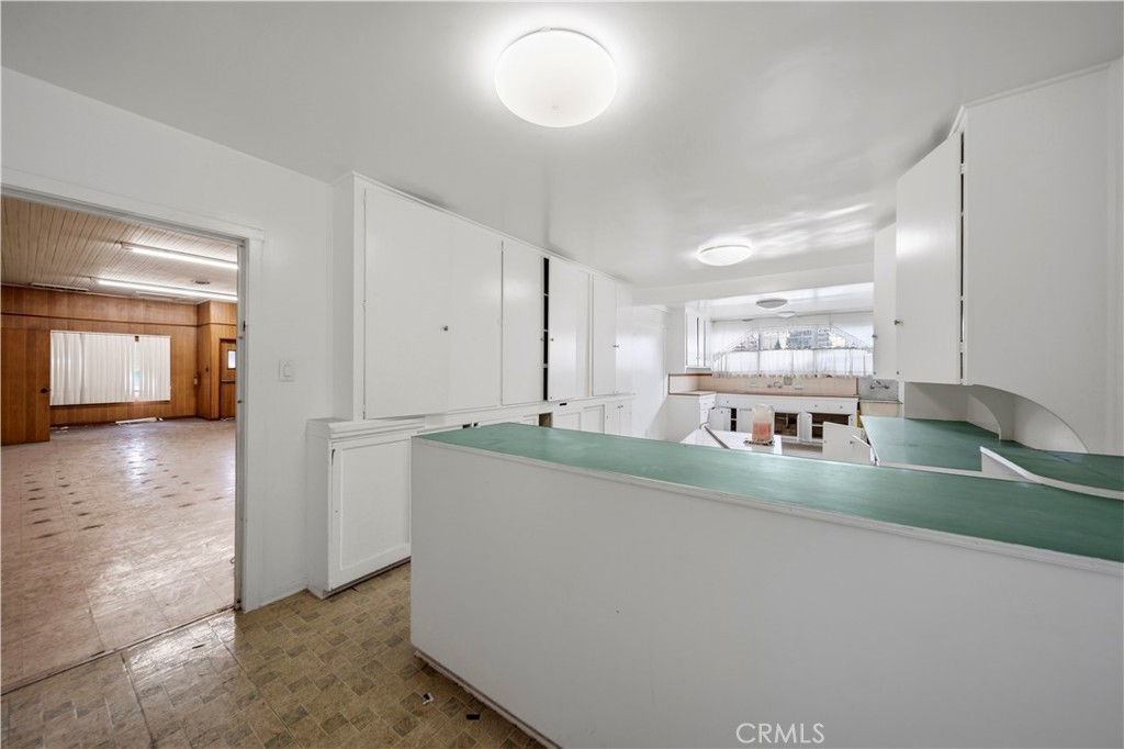 1101 W Florence Avenue