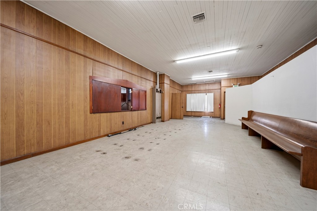 1101 W Florence Avenue