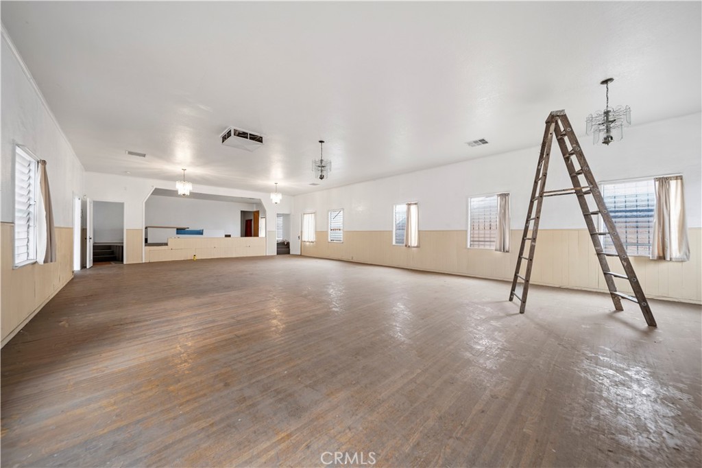 1101 W Florence Avenue