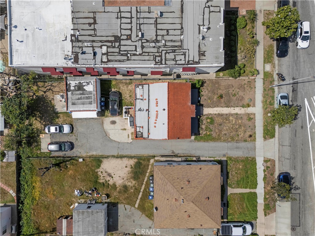 1534 E Broadway