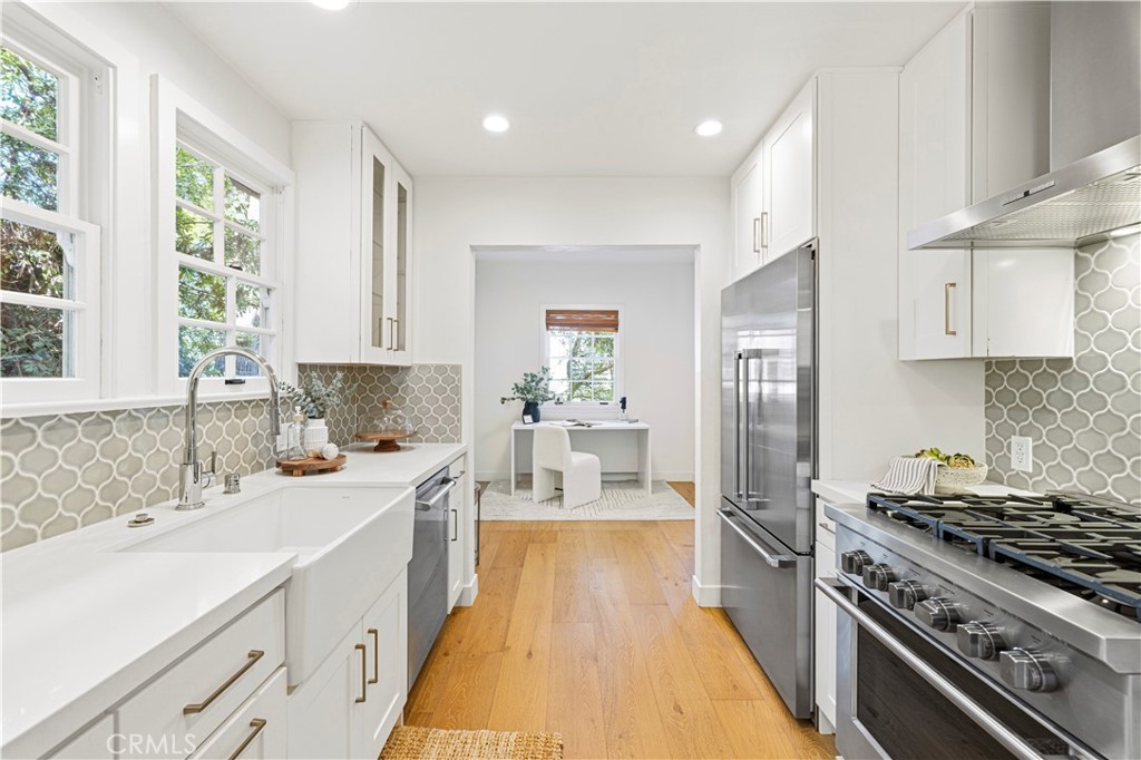 10966 Strathmore 9