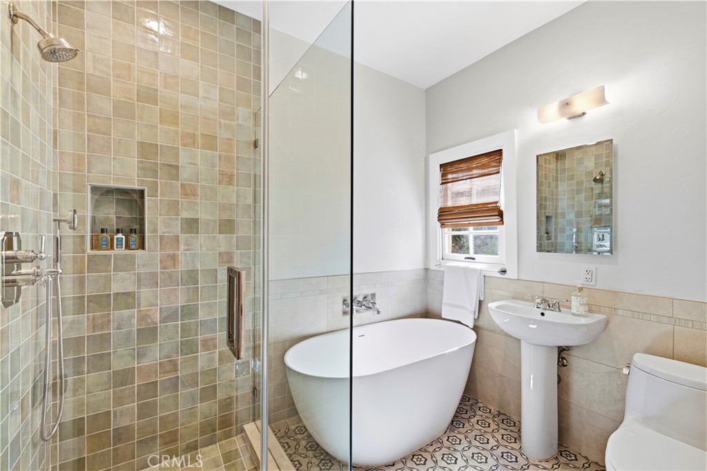 10966 Strathmore 9