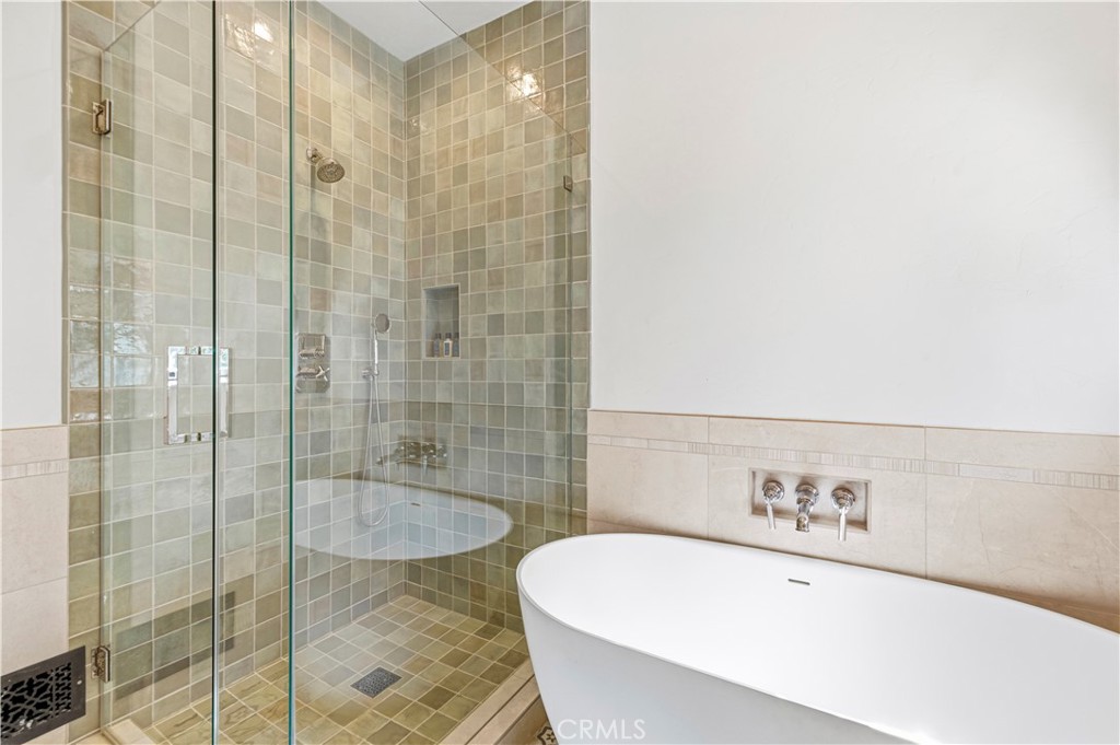 10966 Strathmore 9