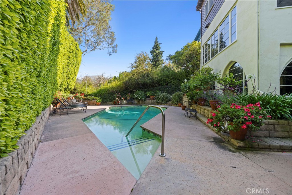 10966 Strathmore 9