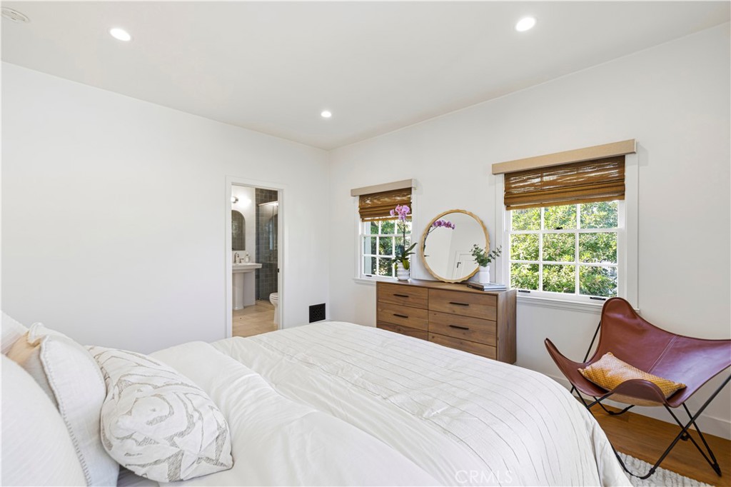 10966 Strathmore 9