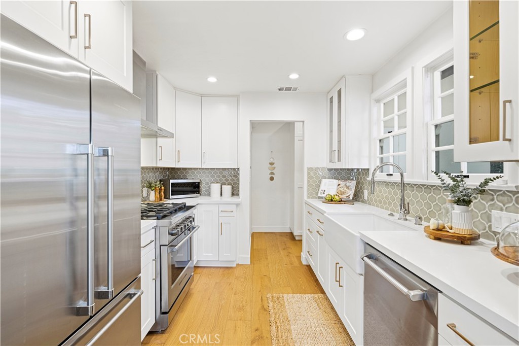 10966 Strathmore 9