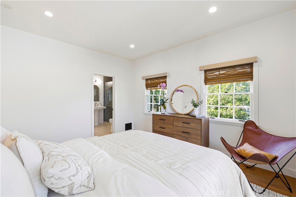 10966 Strathmore 9