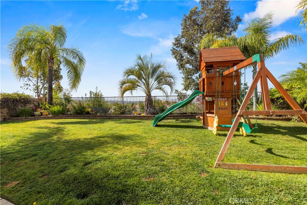 29207 Avenida Avila