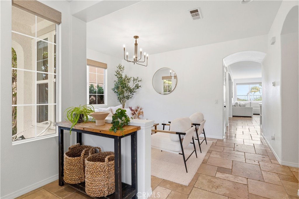 29207 Avenida Avila