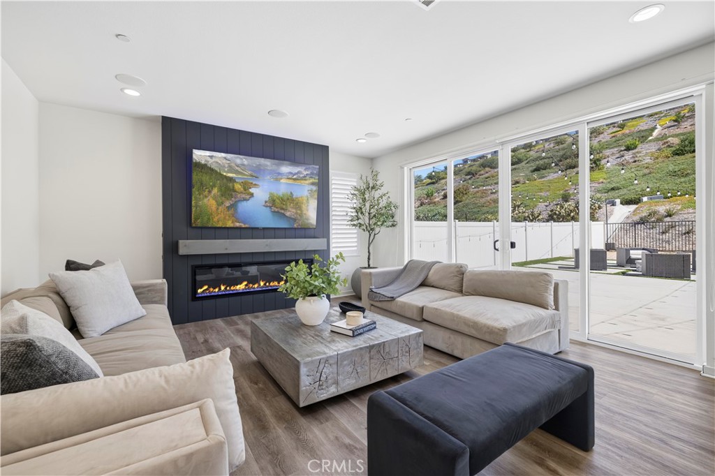 28588 Foothill