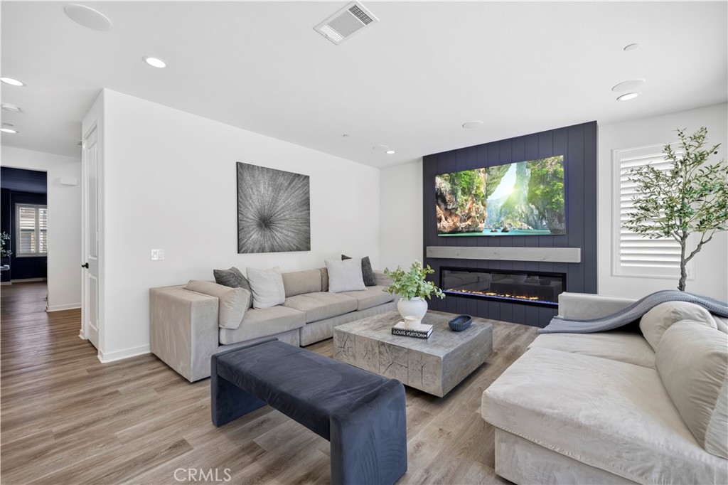 28588 Foothill