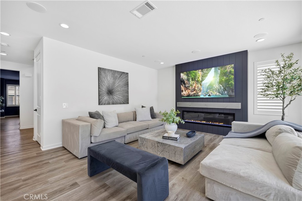 28588 Foothill