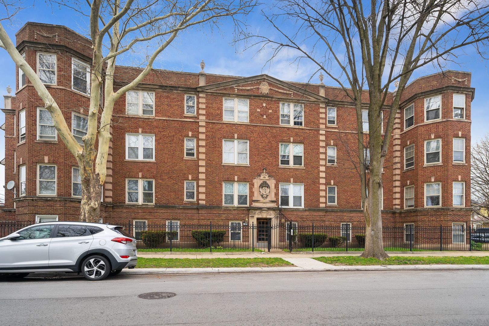 5800 W Adams Street Unit: G