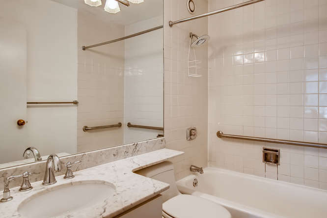 211 E Ohio Street Unit: 2510
