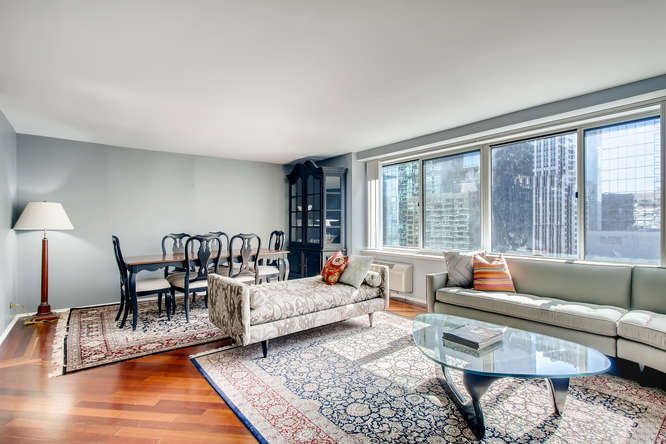 211 E Ohio Street Unit: 2510