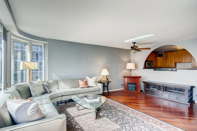 211 E Ohio Street Unit: 2510