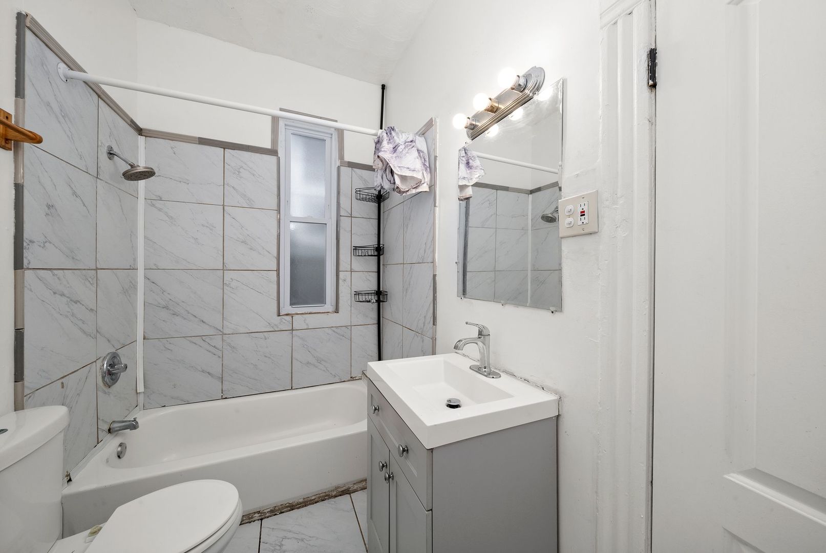 6828 S Green Street Unit: 2