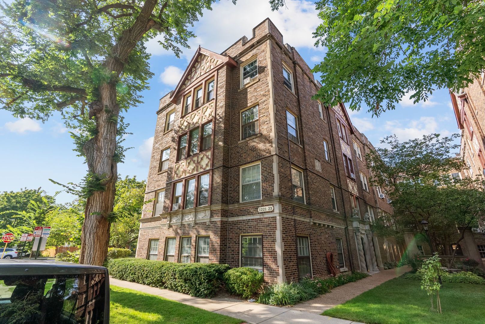 1223 Hull Terrace Unit: G