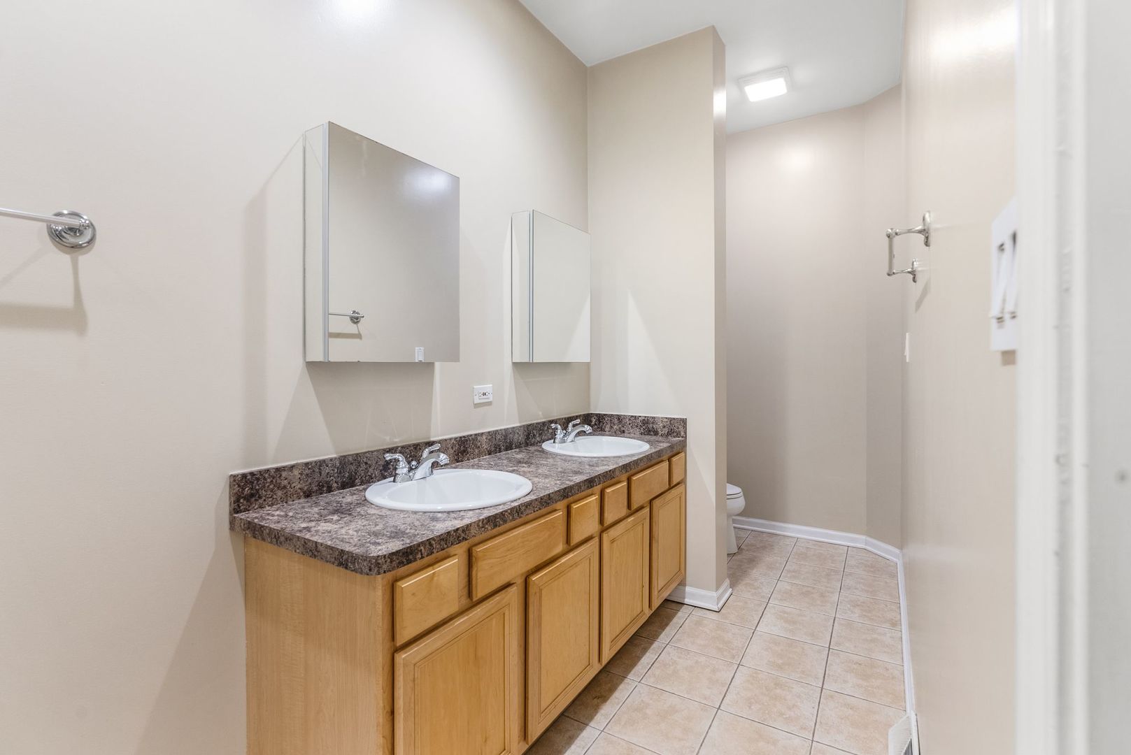 5028 W Lawrence Avenue Unit: 1