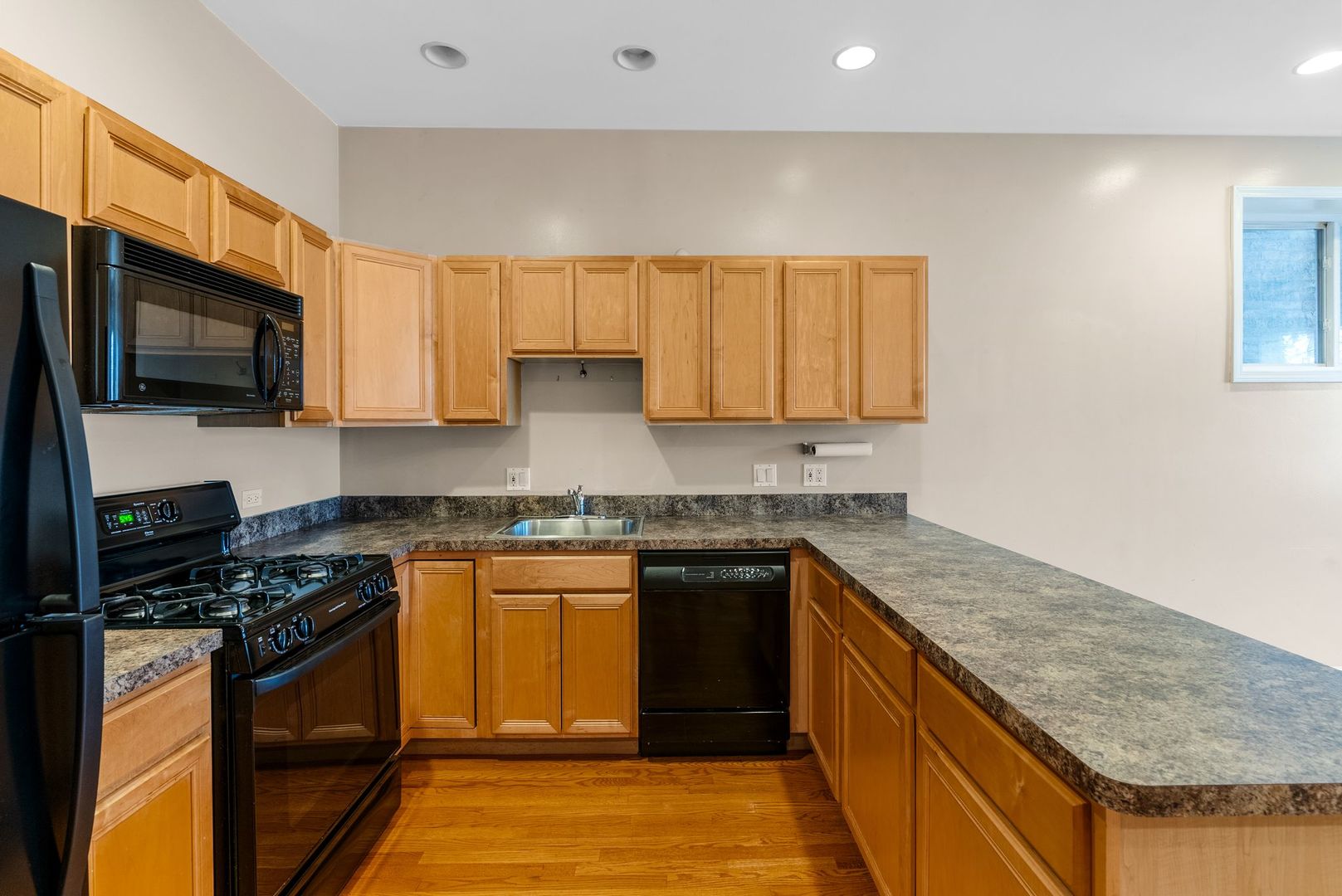 5028 W Lawrence Avenue Unit: 1