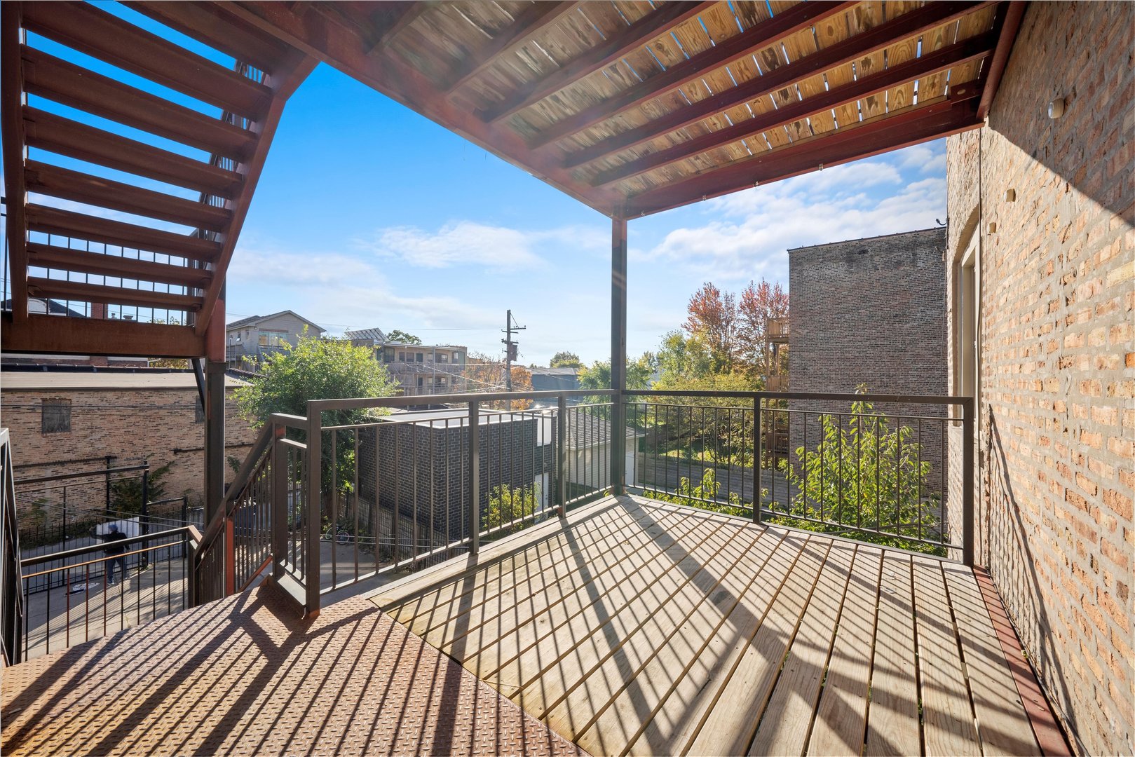 6219 S WOODLAWN Avenue Unit: 2S
