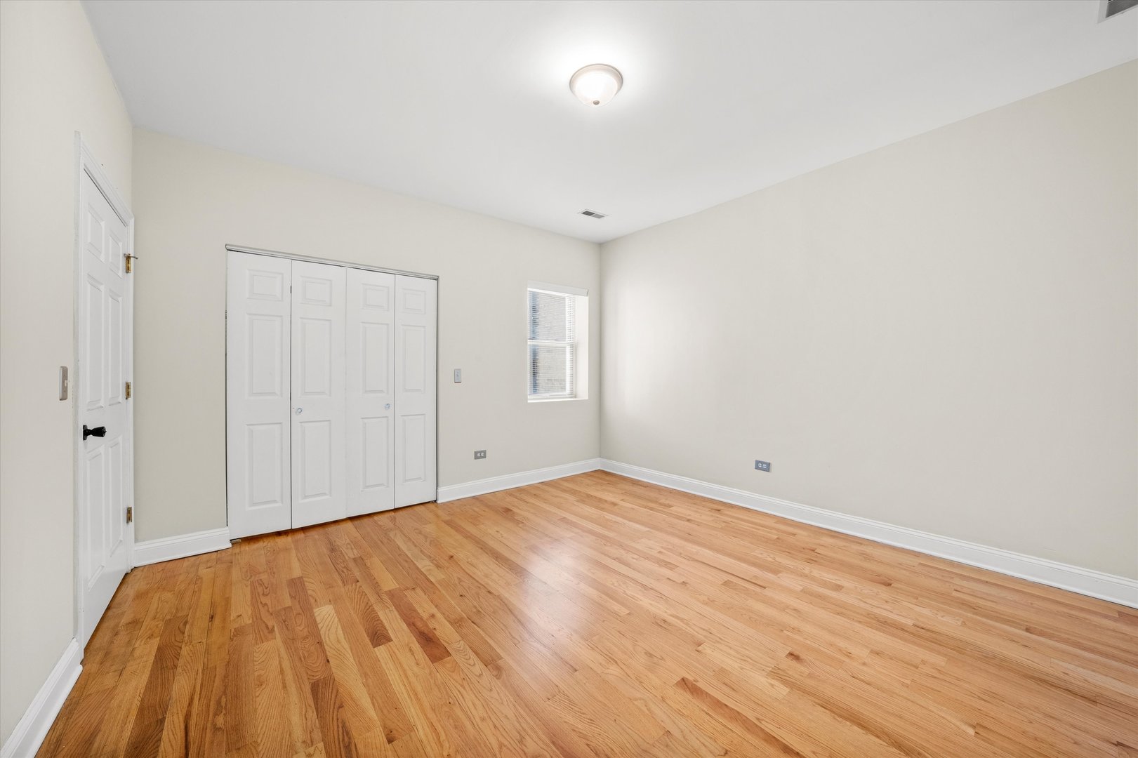 6219 S WOODLAWN Avenue Unit: 2S