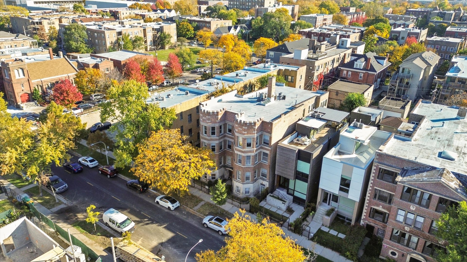 6219 S WOODLAWN Avenue Unit: 2S
