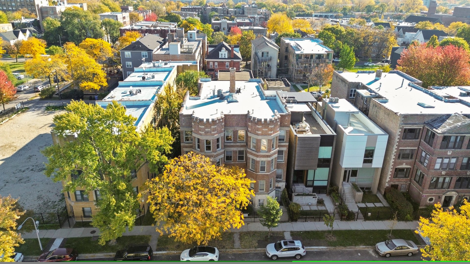 6219 S WOODLAWN Avenue Unit: 2S