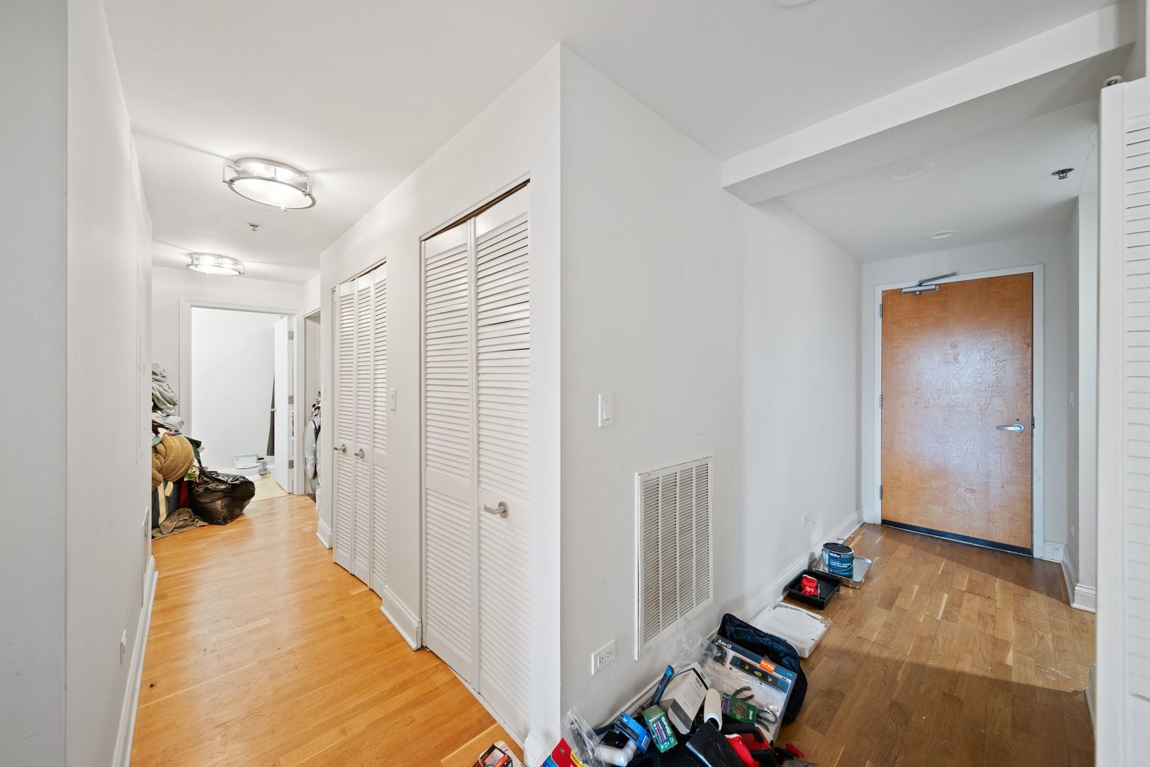 1212 N Wells Street Unit: 1701