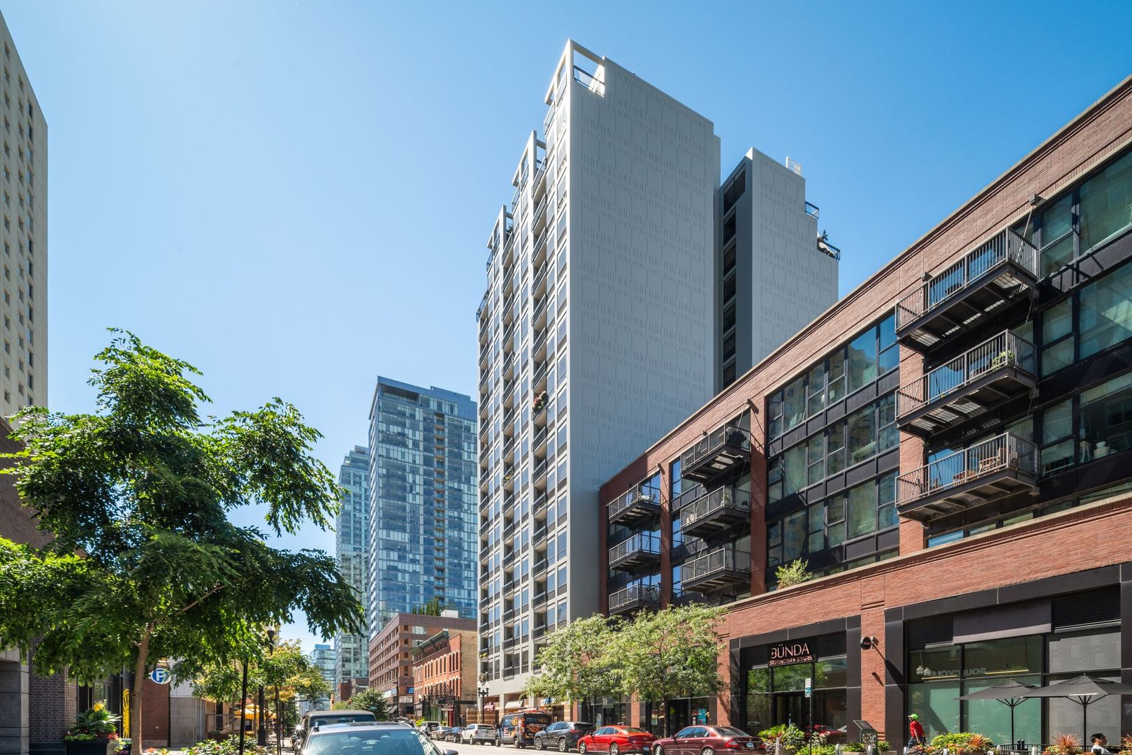 1212 N Wells Street Unit: 1701