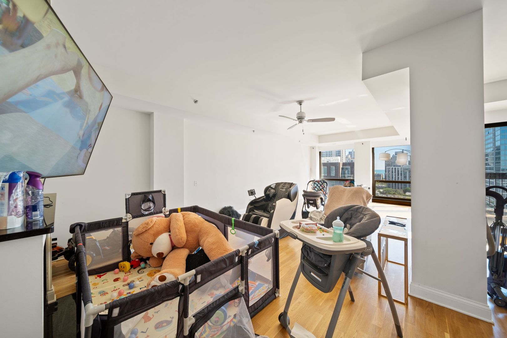 1212 N Wells Street Unit: 1701