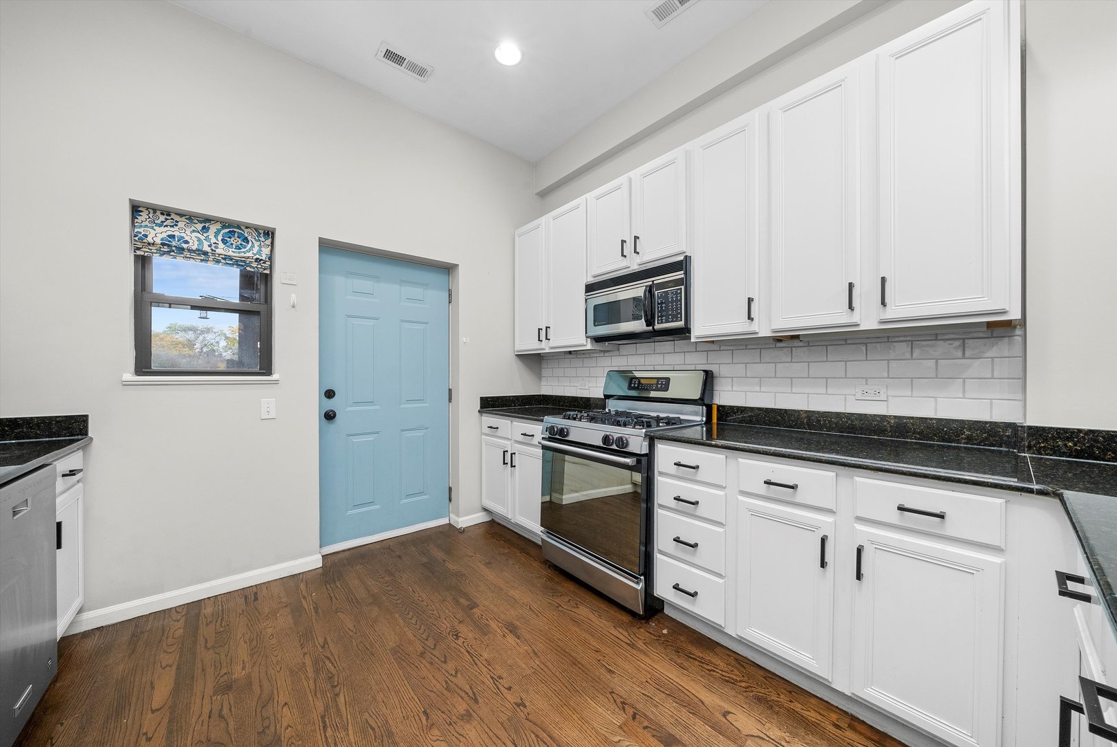 1432 W Erie Street Unit: 3R