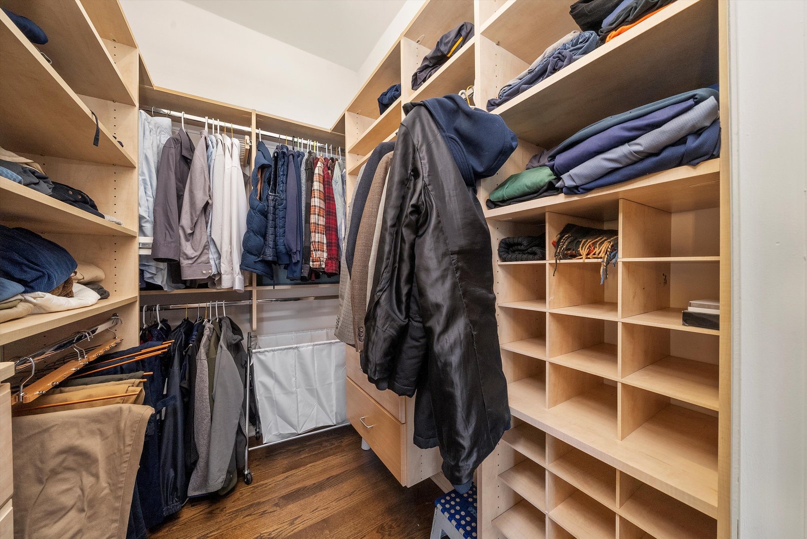 1432 W Erie Street Unit: 3R