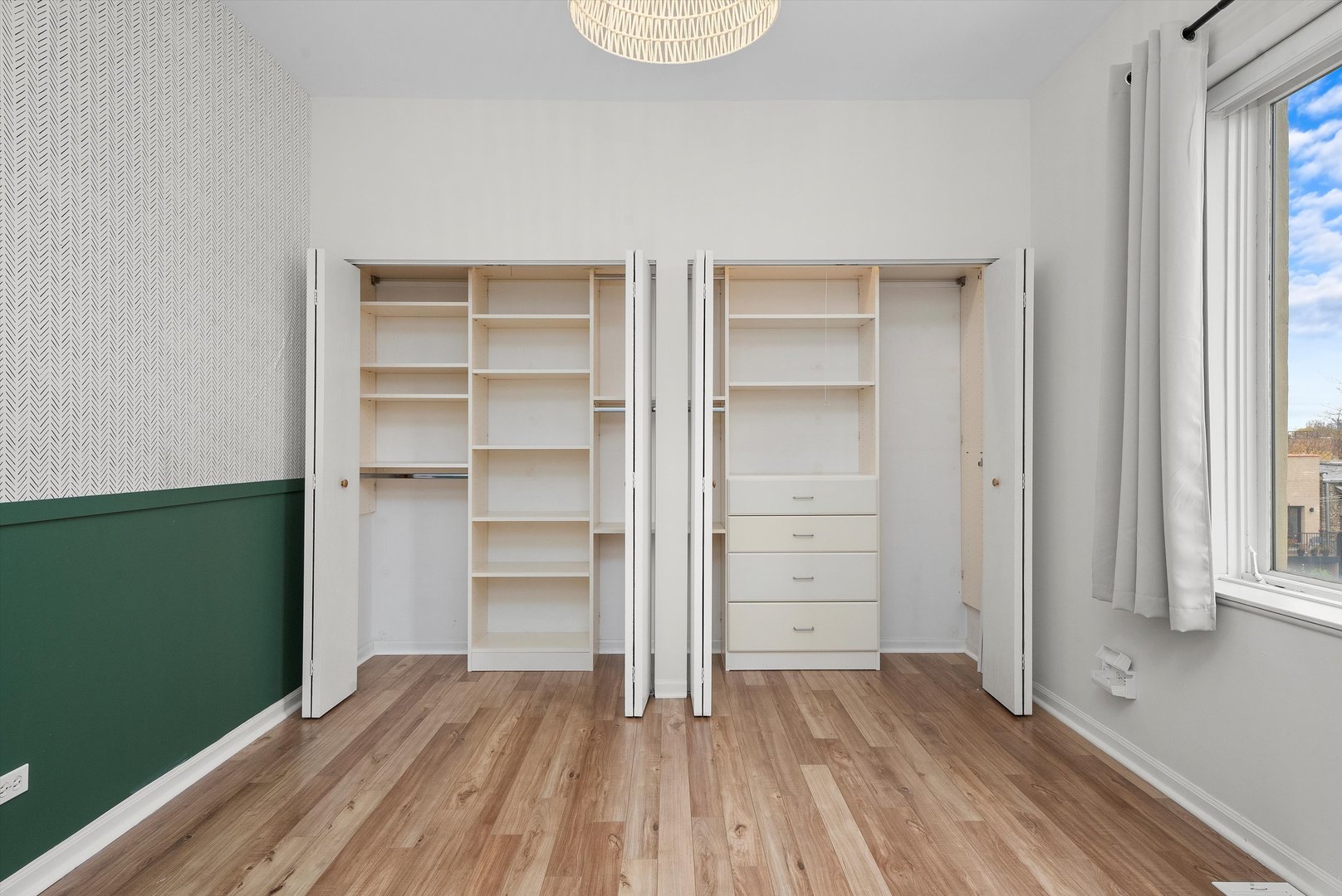 1432 W Erie Street Unit: 3R