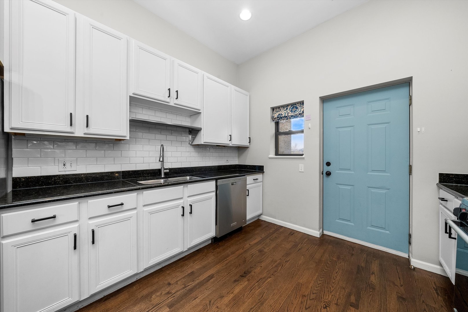 1432 W Erie Street Unit: 3R