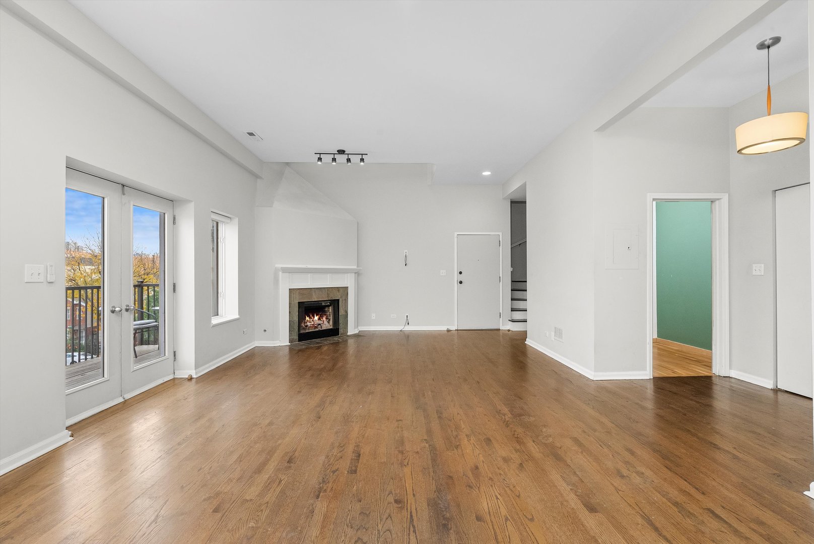 1432 W Erie Street Unit: 3R