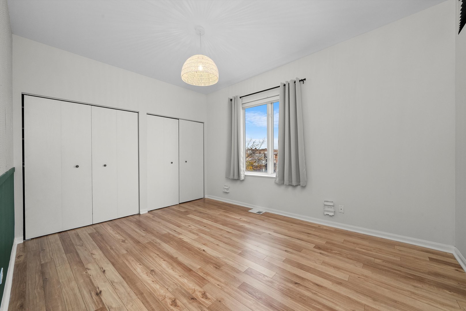 1432 W Erie Street Unit: 3R