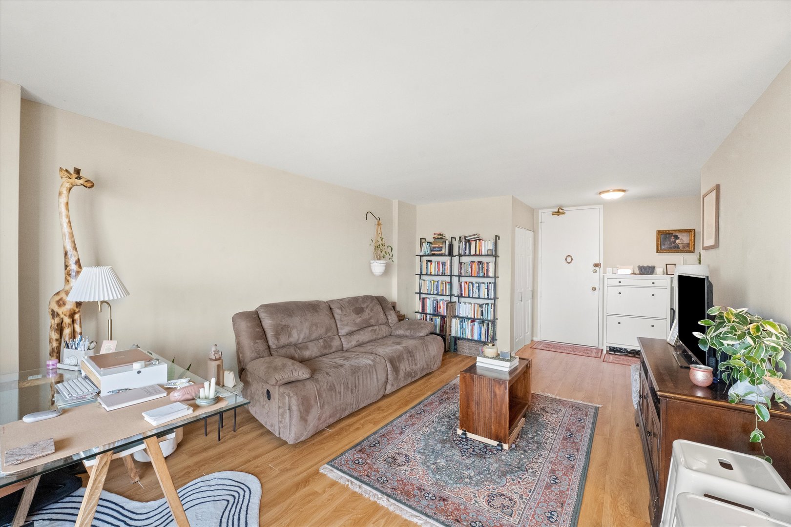 7141 N Kedzie Avenue Unit: 1212