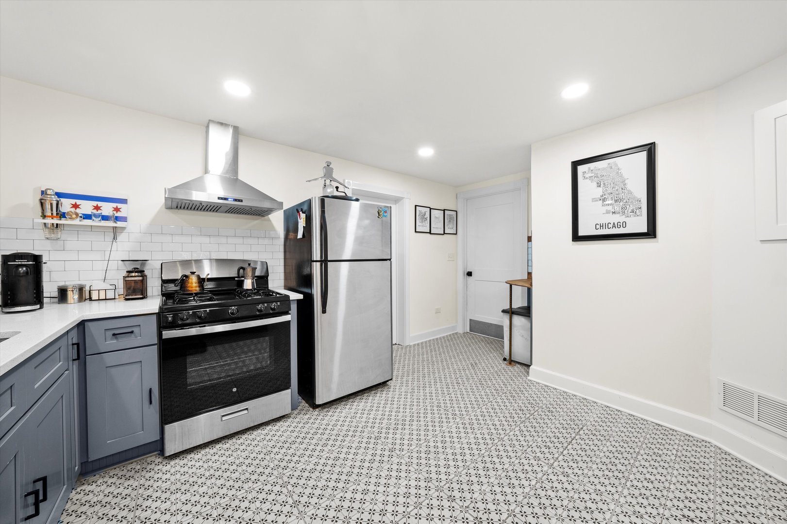 2642 N California Avenue Unit: 1