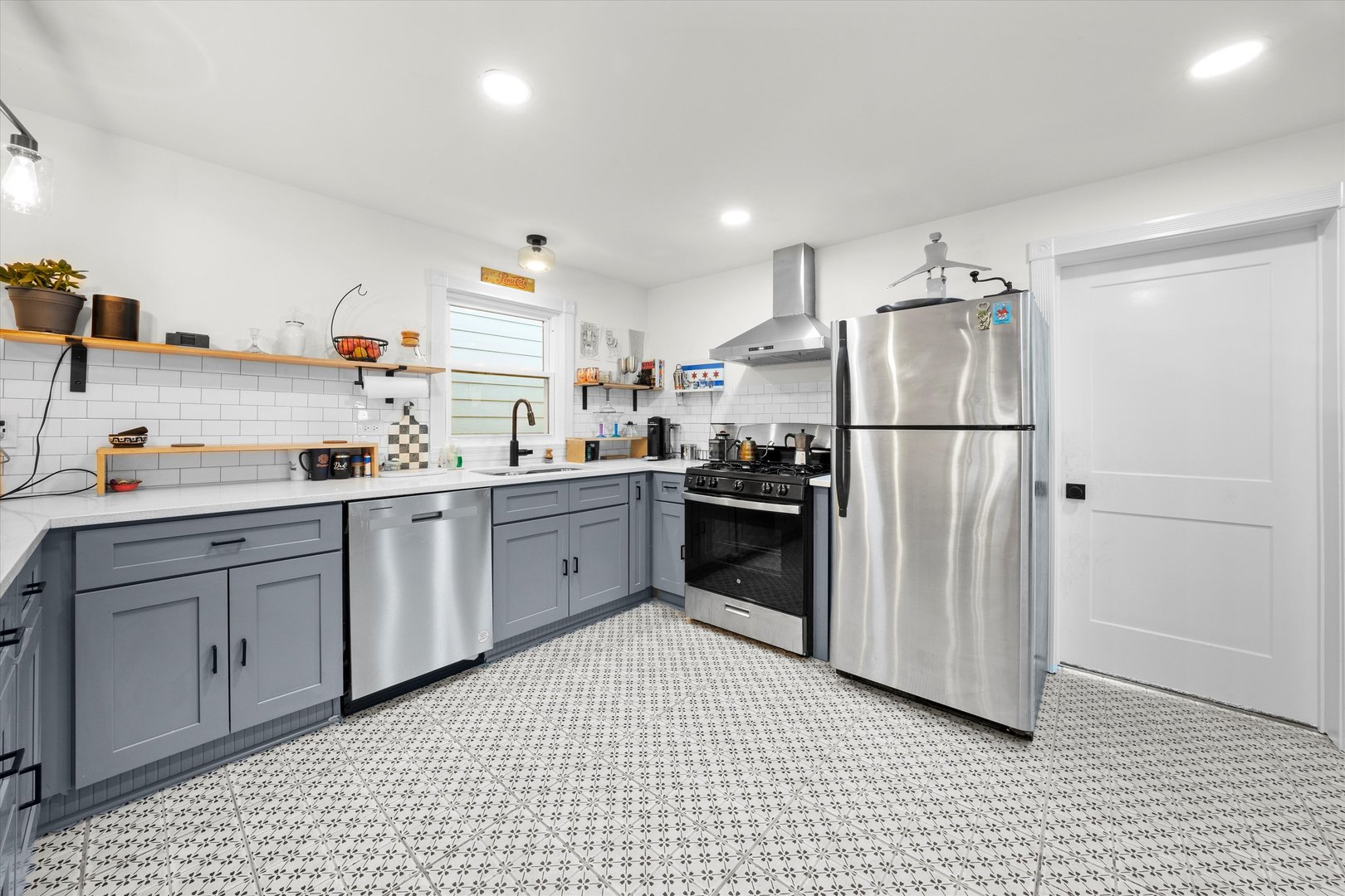 2642 N California Avenue Unit: 1